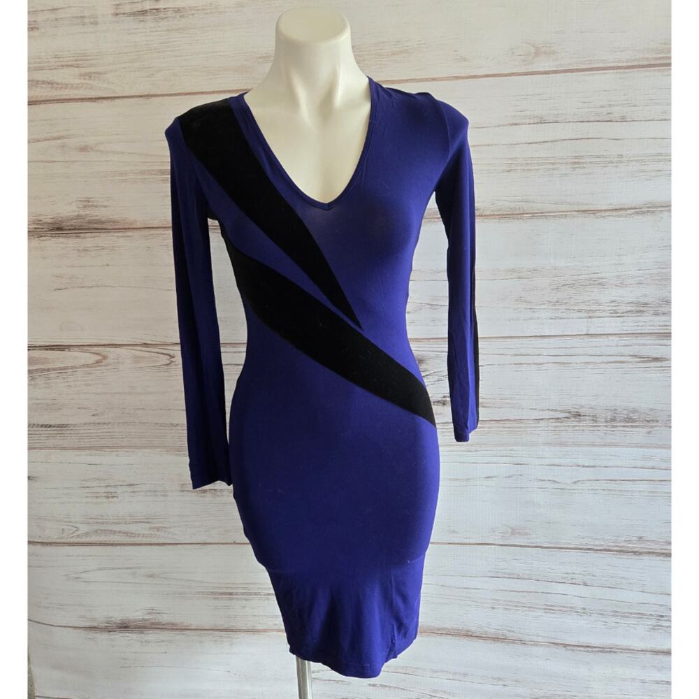 Isabel De Pedro Royal Blue Bodycon Long Sleeve Dress with black velvet detail 4